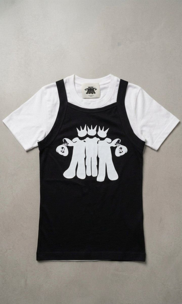 BB Logo Tank in black, flat lay